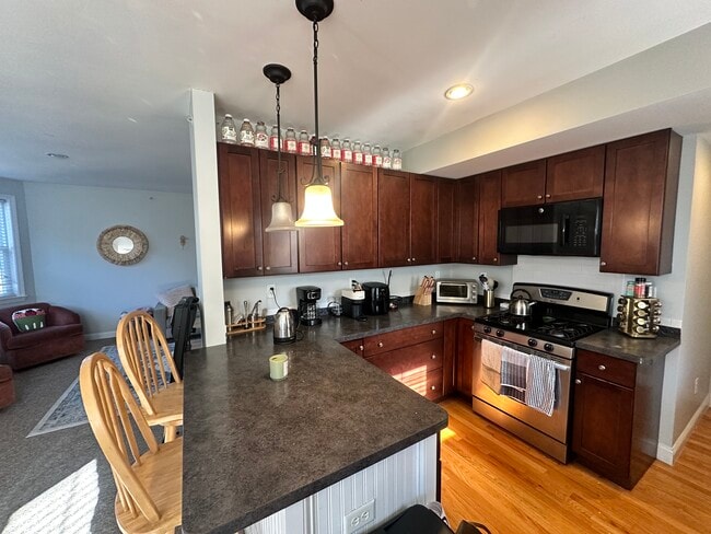 Photo - 99 Hillside St Unit 3