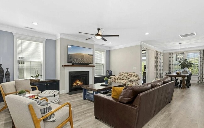 Photo - 1103 Pondfield Wy