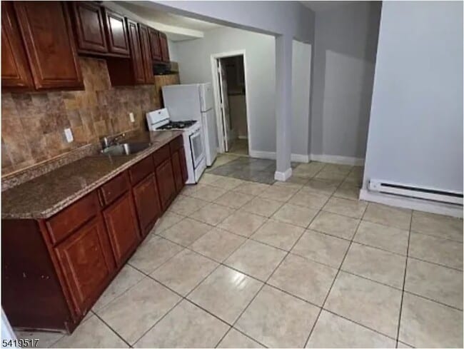 Building Photo - 588 S 10th St Unit 1B