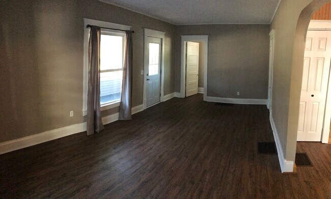 Photo - 1128 Eureka St