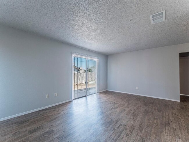 Photo - 605 Misty Morning Way