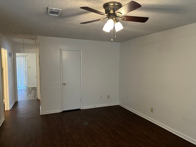 Photo - College Station - 2 bedroom - 1 bath - fenced in yard - WD connections