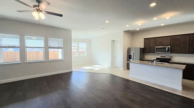 Photo - 3029 Hollybrook Ln