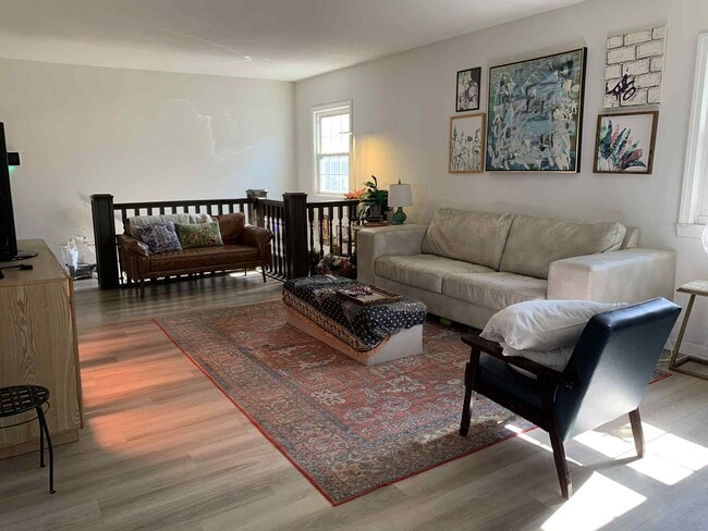 Building Photo - 520 S Osage St