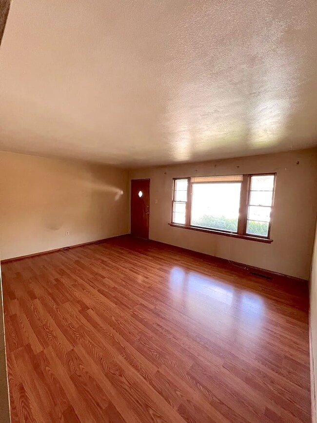 Photo - 310 S 10th St