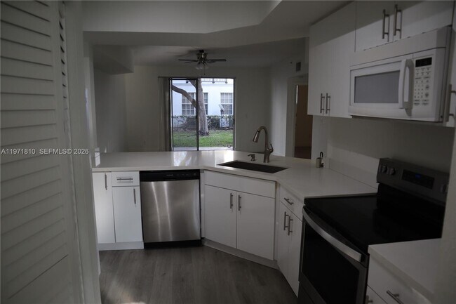 Photo - 721 SW 148th Ave Unit 305