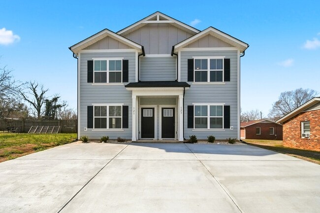 Building Photo - Brand-New 3BR/2.5BA Luxury Duplex in NW Hickory – Spacious, Modern & Move-In Ready!