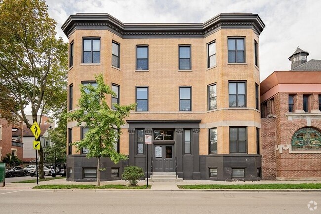 Building Photo - 3 bedroom in Chicago IL 60614 Rental