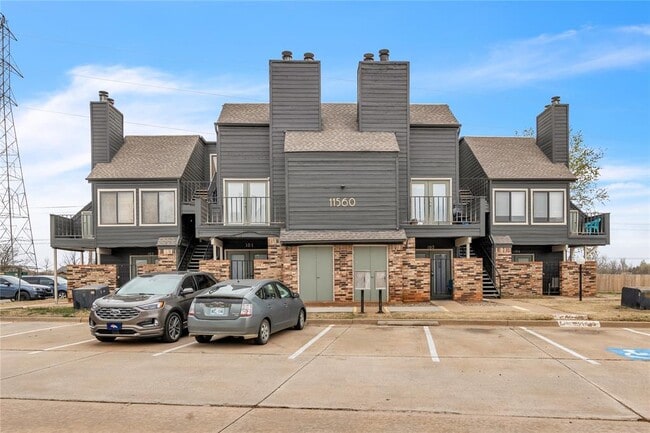Building Photo - 11560 N May Ave Unit G205