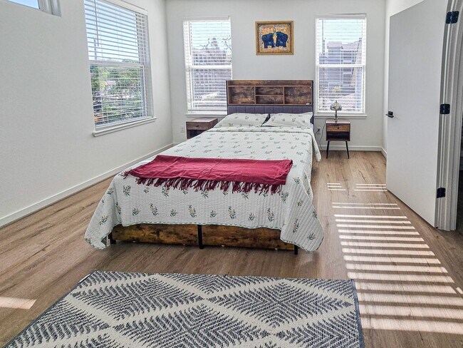 Photo - 203 Danna Ln Unidad D