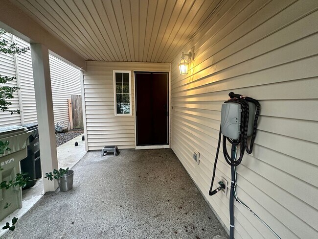 Photo - Convenient Beaverton Townhome!