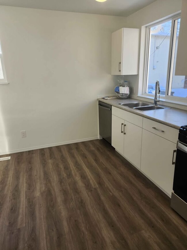 Photo - 11813-11847 47 St NW Unit 11813 - Bsmt