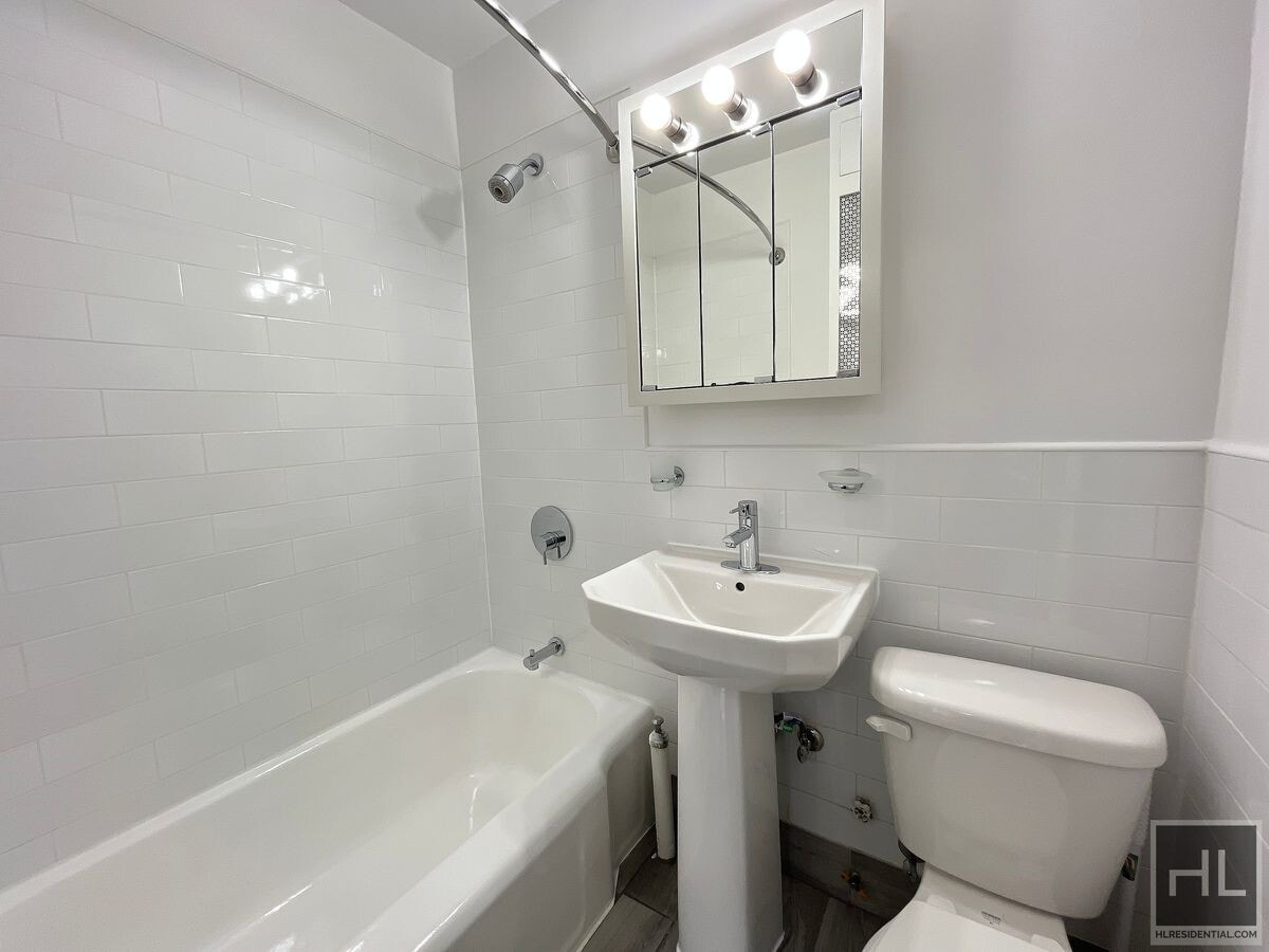 Photo - SECOND AVENUE Unit 4B