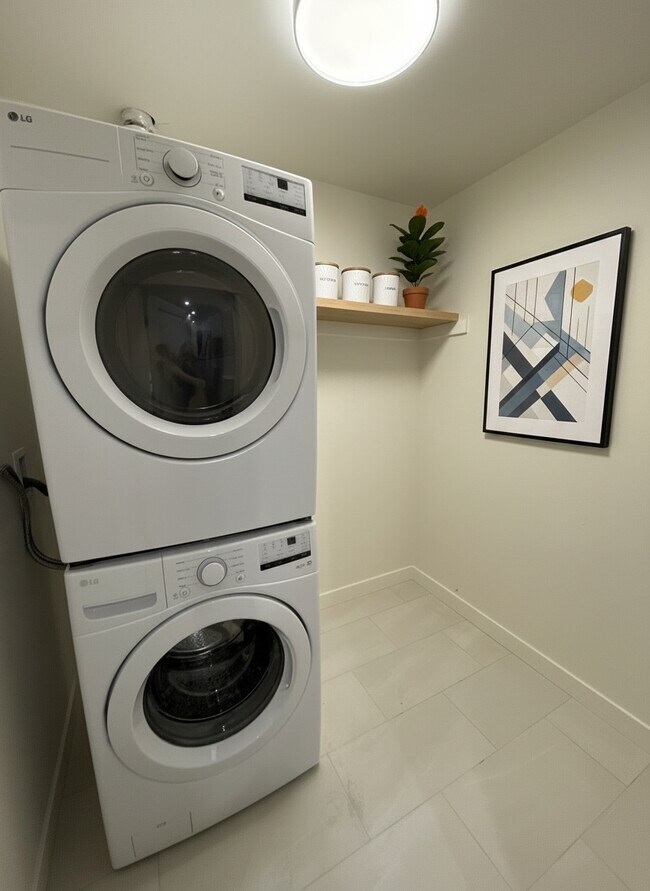 Photo - 5382-200 200 St