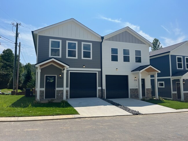 Photo - 5558 Stream Ln Townhome