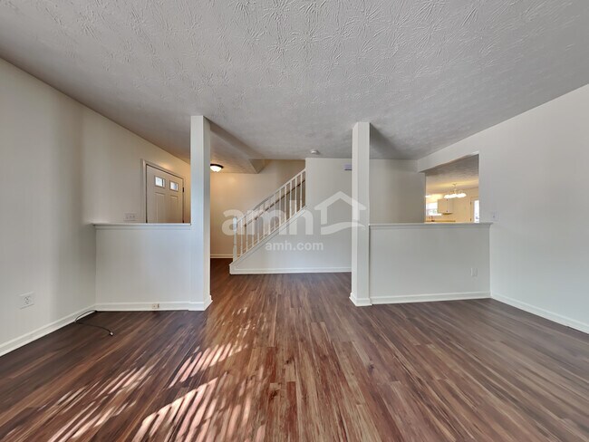 Photo - 5891 Eagle Creek Ct