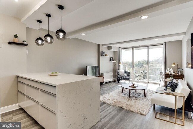 Photo - 2500 N Van Dorn St Unit 910