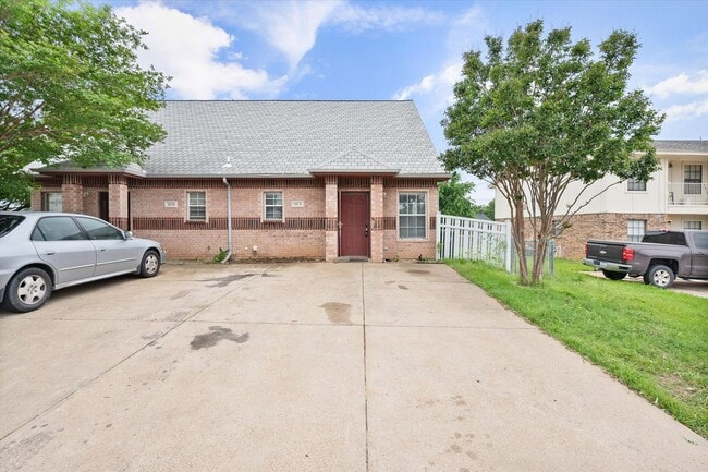 Photo - 612 Kings Way Dr Unit A