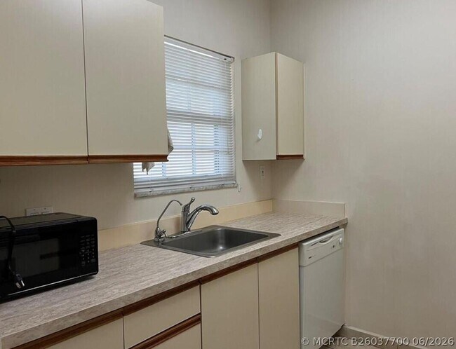 Photo - 660 Cypress Club Way Unit L11