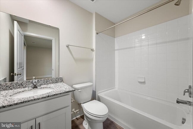 Photo - 180 Munsee Cir