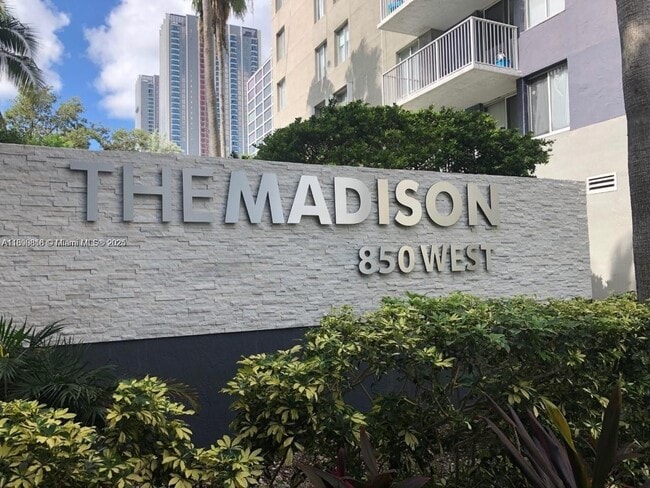 Photo - 850 N Miami Ave Unidad W-2101