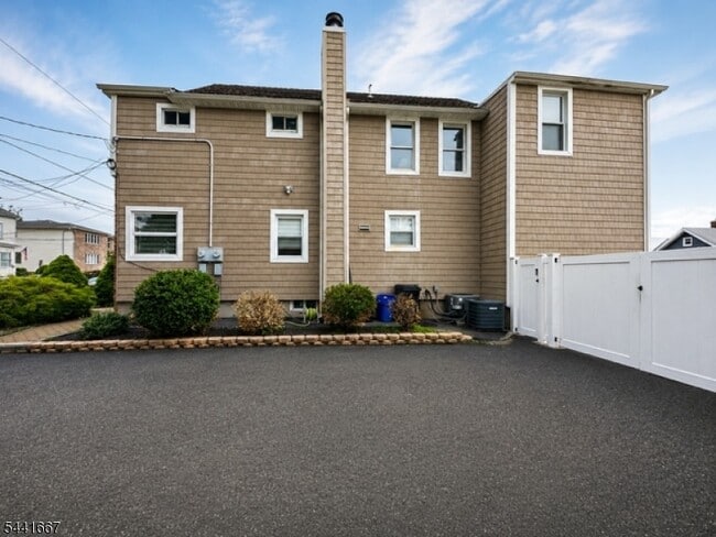 Photo - 408 Forest St