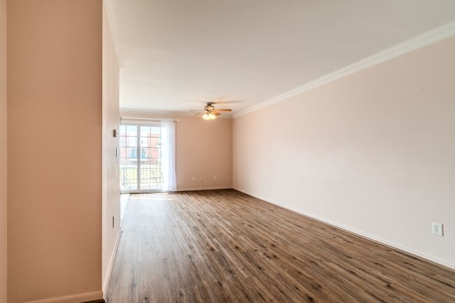 Photo - Move-In Ready Fox Hills Condo with In-Unit Laundry & Assigned Carport Unidad 2