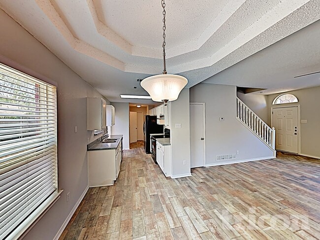 Photo - 1105 Parker Ct