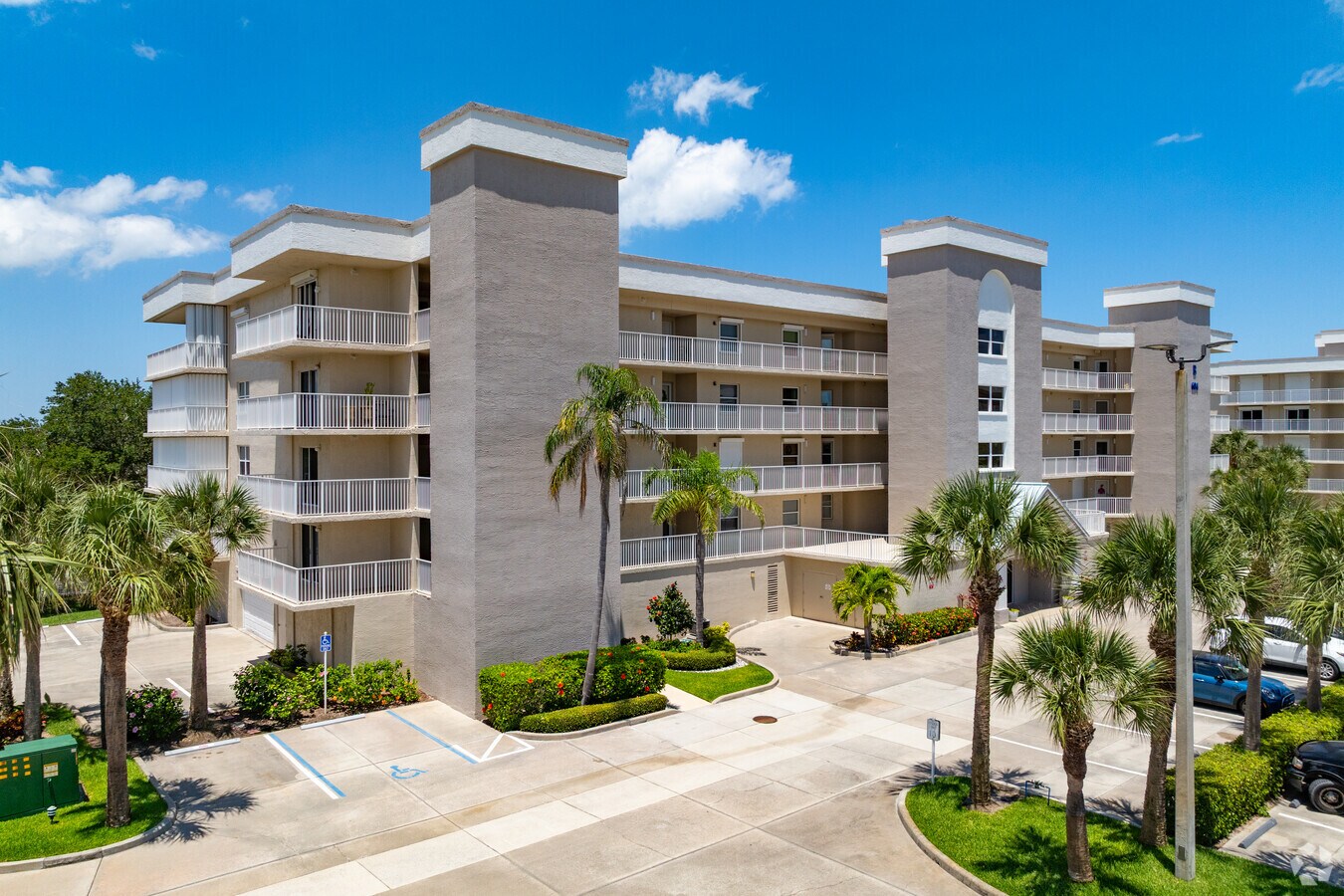 601-609 Shorewood Dr Cabo Cañaveral, FL 32920 - Shorewood Condos