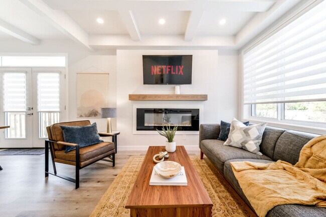 Photo - 15809-15897 97 Ave NW Unit SI ID1308606P