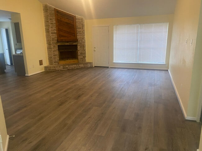 Photo - 502 Brookford Dr