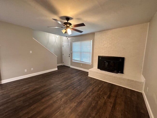 Photo - 2335 Brookview Ct