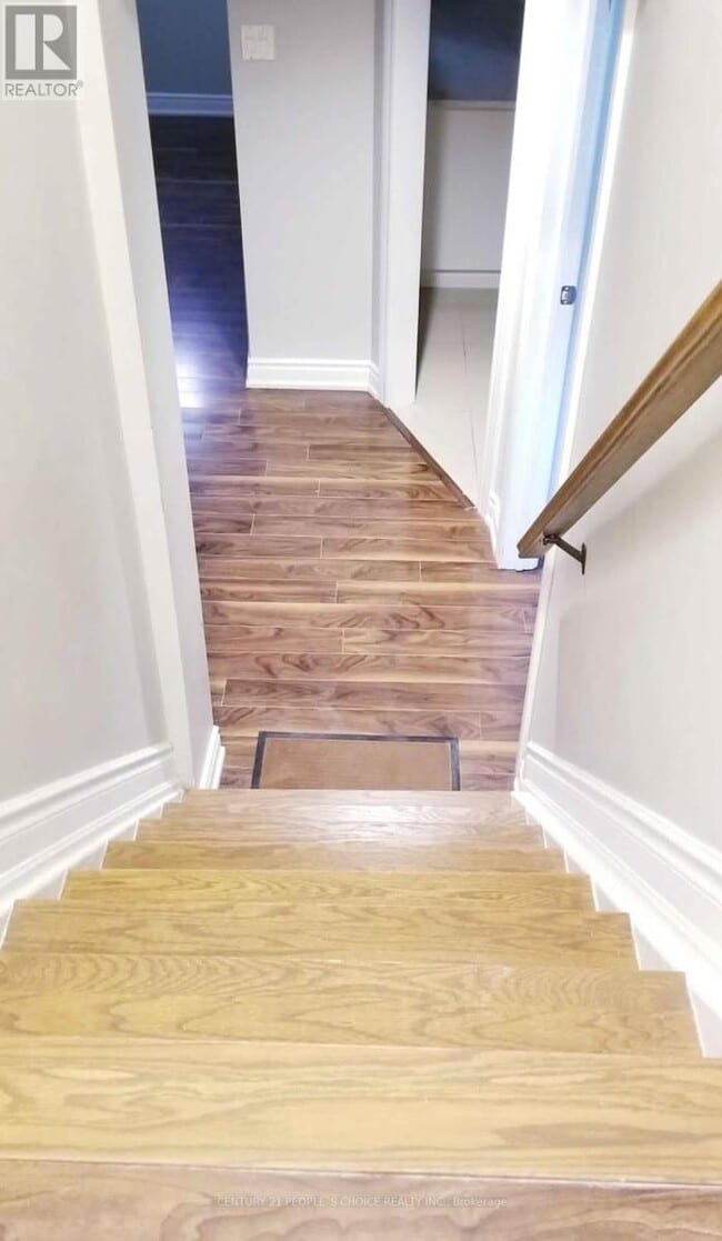 Photo - 4408 Romfield Crescent