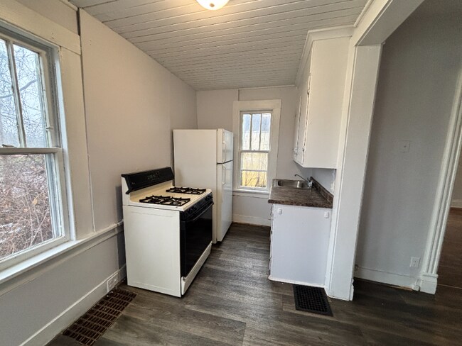 Photo - 1404 W Michigan Ave Unit 2