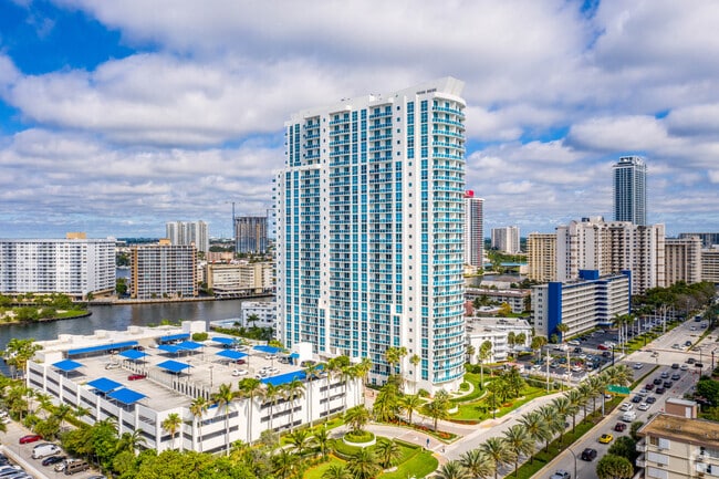 Photo - Ocean Marine Yacht Club Apartments