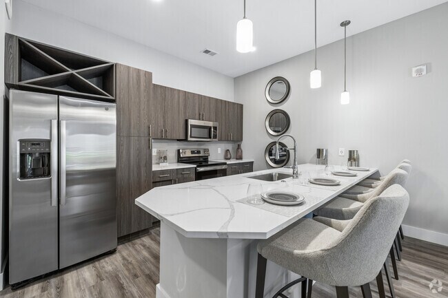 1BR, 1BA - 785SF - Kitchen
