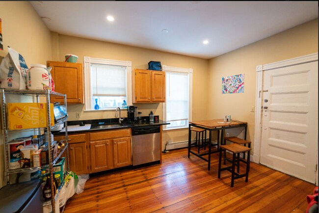Photo - UPDATED MISSION HILL 4 BED/2 BATH WITH EASY TRAIN ACCESS