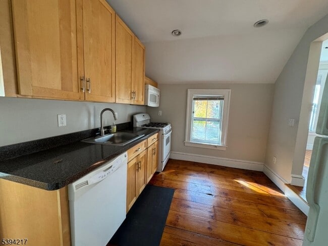 Photo - 127 Midland Ave