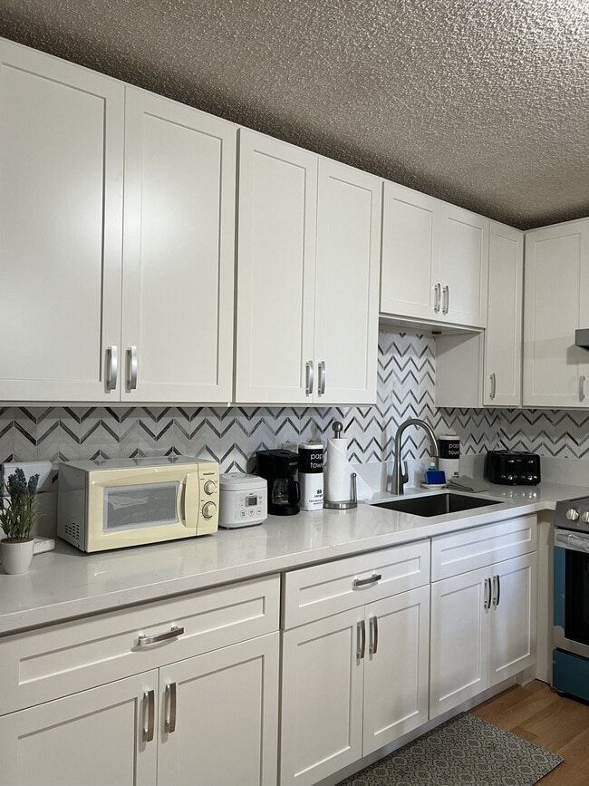 Photo - 2240 Kuhio Ave