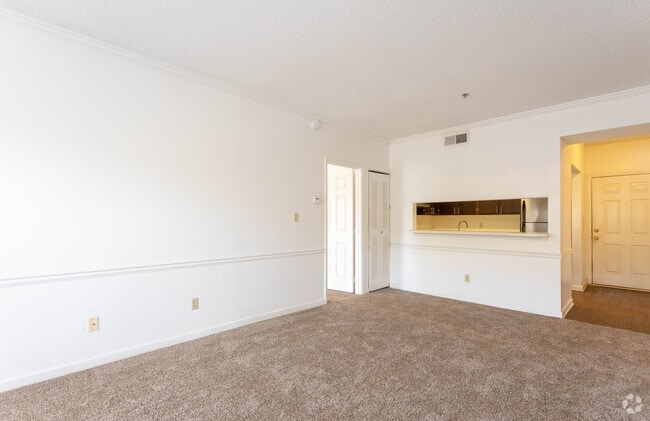 2BR, 2BA - 1,029SF