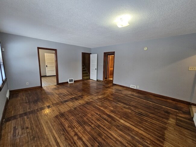 401 Charles St