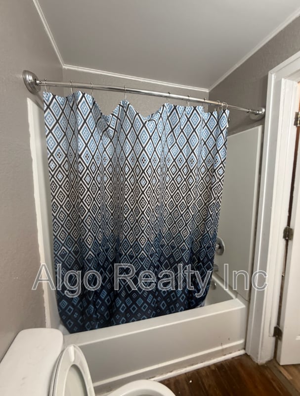 Photo - 1040 Jessie St