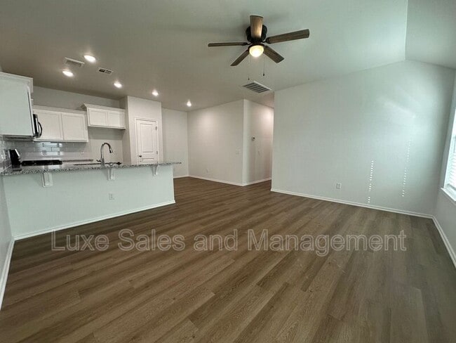 Photo - 11504 Mackenzie Wy