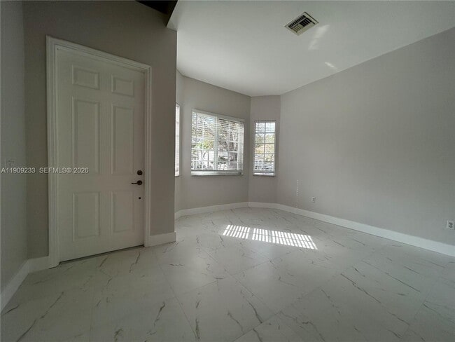 Photo - 1975 NW 100th Way