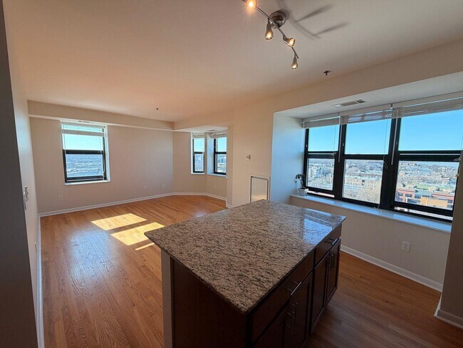 Photo - 1337 W Fargo Ave Unit 1301