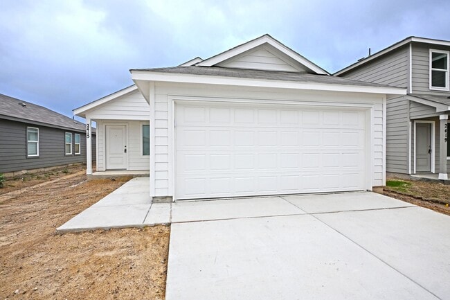 Building Photo - 2415 Shady Grv