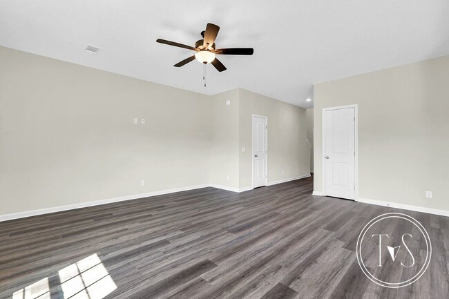 Photo - 200 Alcove Ct
