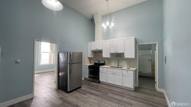 Building Photo - 375 12th St Rental