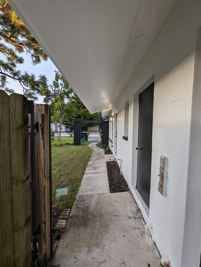 Photo - 3154 Pine Tree Ave Unidad #1