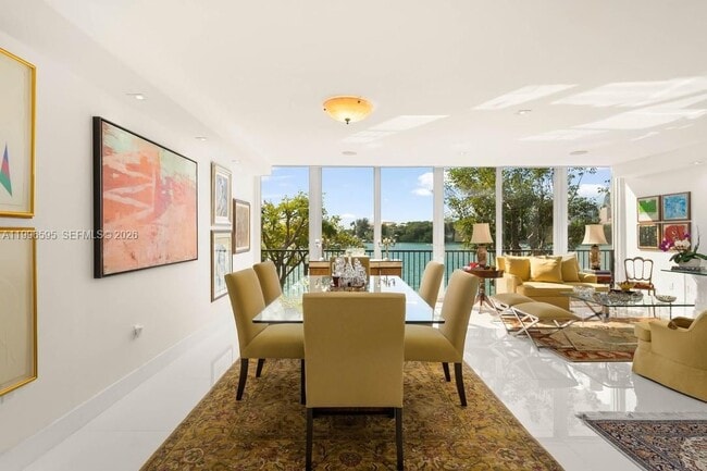 Photo - 1000 Venetian Way